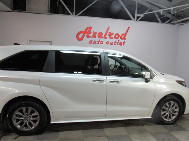 2022 Toyota Sienna XLE 7-Passenger in Cleveland